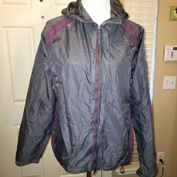 coleman multitec rain defense